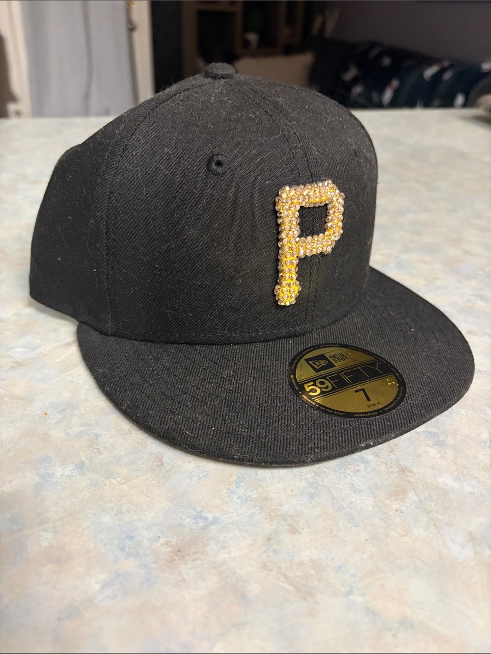 New Era Black 59FIFTY Fitted Cap with Gold Crystal 'P' Logo Pittsburg